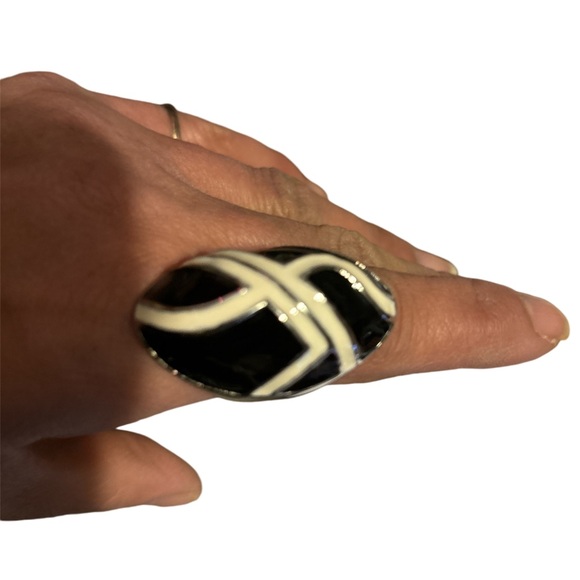 Dramatic Ring Abstract Black Stainless Steel Ring NWOTs Size 11 US - Picture 4 of 9